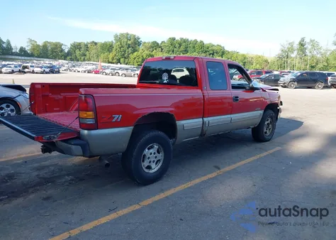 2000 Chevrolet Silverado Ls z USA, uszkodzony, nr VIN 1GCEK19T5YE255521
